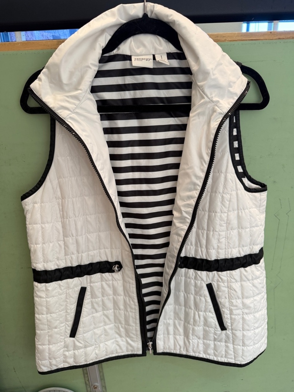 Zenergy by Chico's Women's White Quilted Zip-Front Vest with Black Trim - Picture 5 of 5
